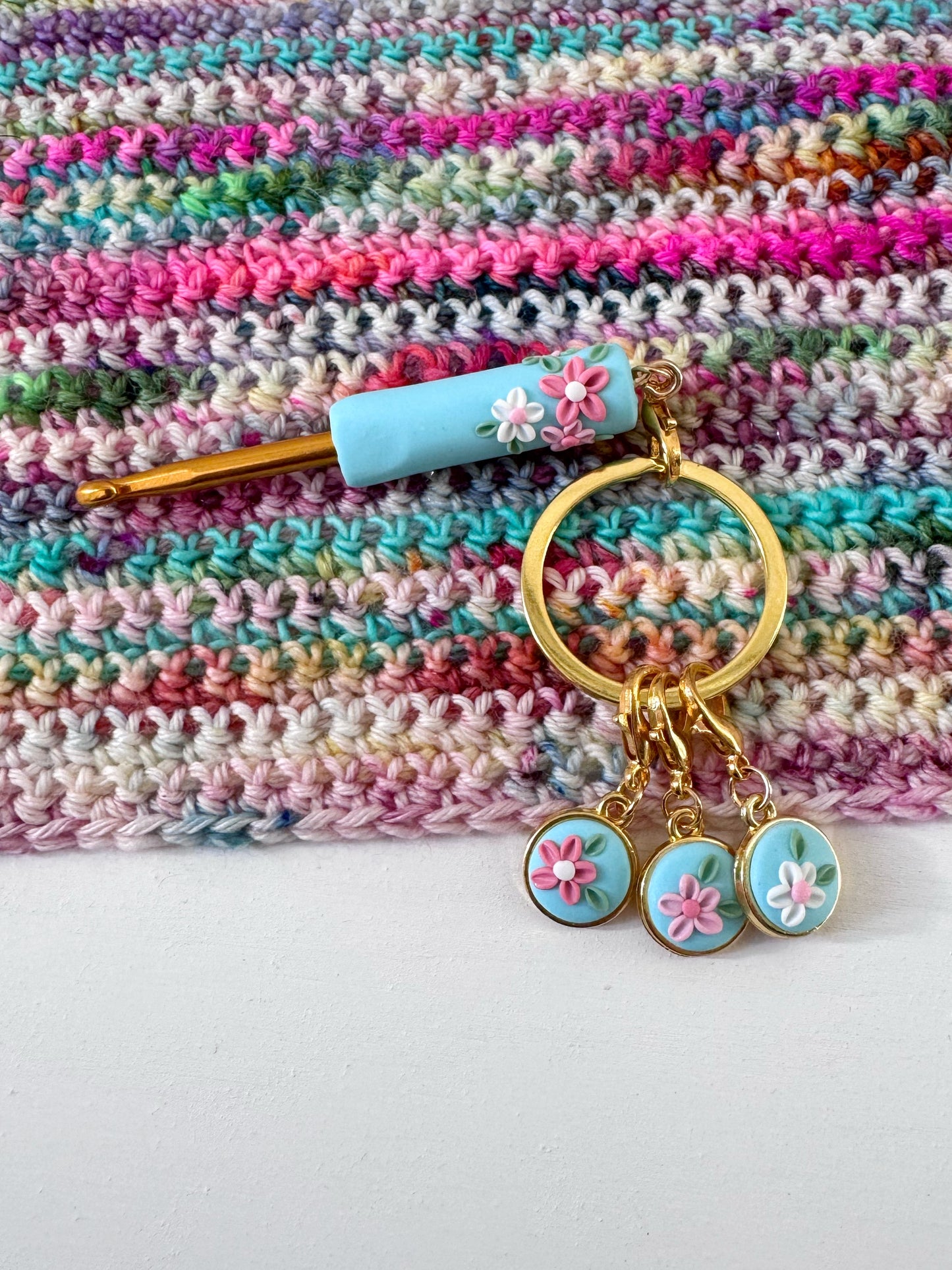 Mini Crochet Hook Set, Flower Keyring Crochet Hook and Stitch Marker Set
