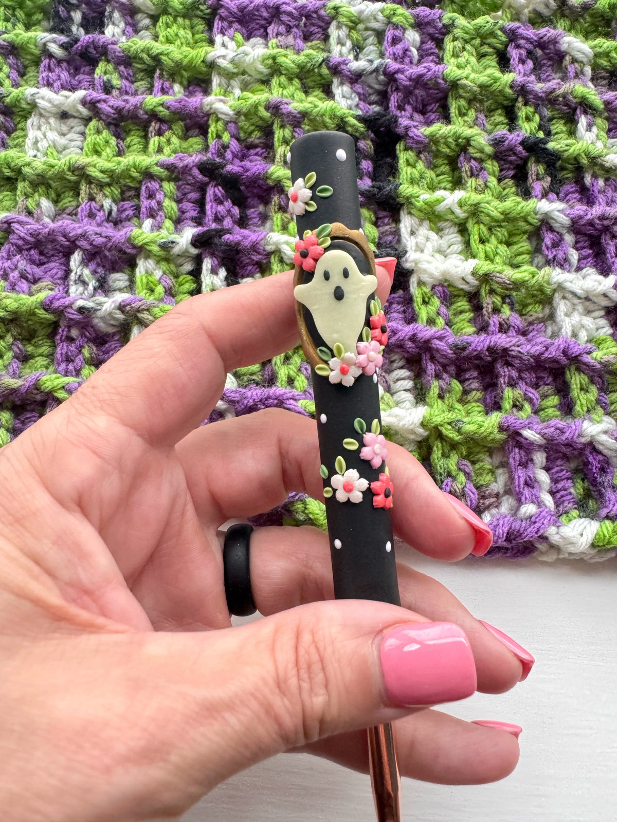 Glow in the Dark Ghost Frame Crochet Hook, Kawaii Ghost Polymer Clay Crochet hook for Halloween