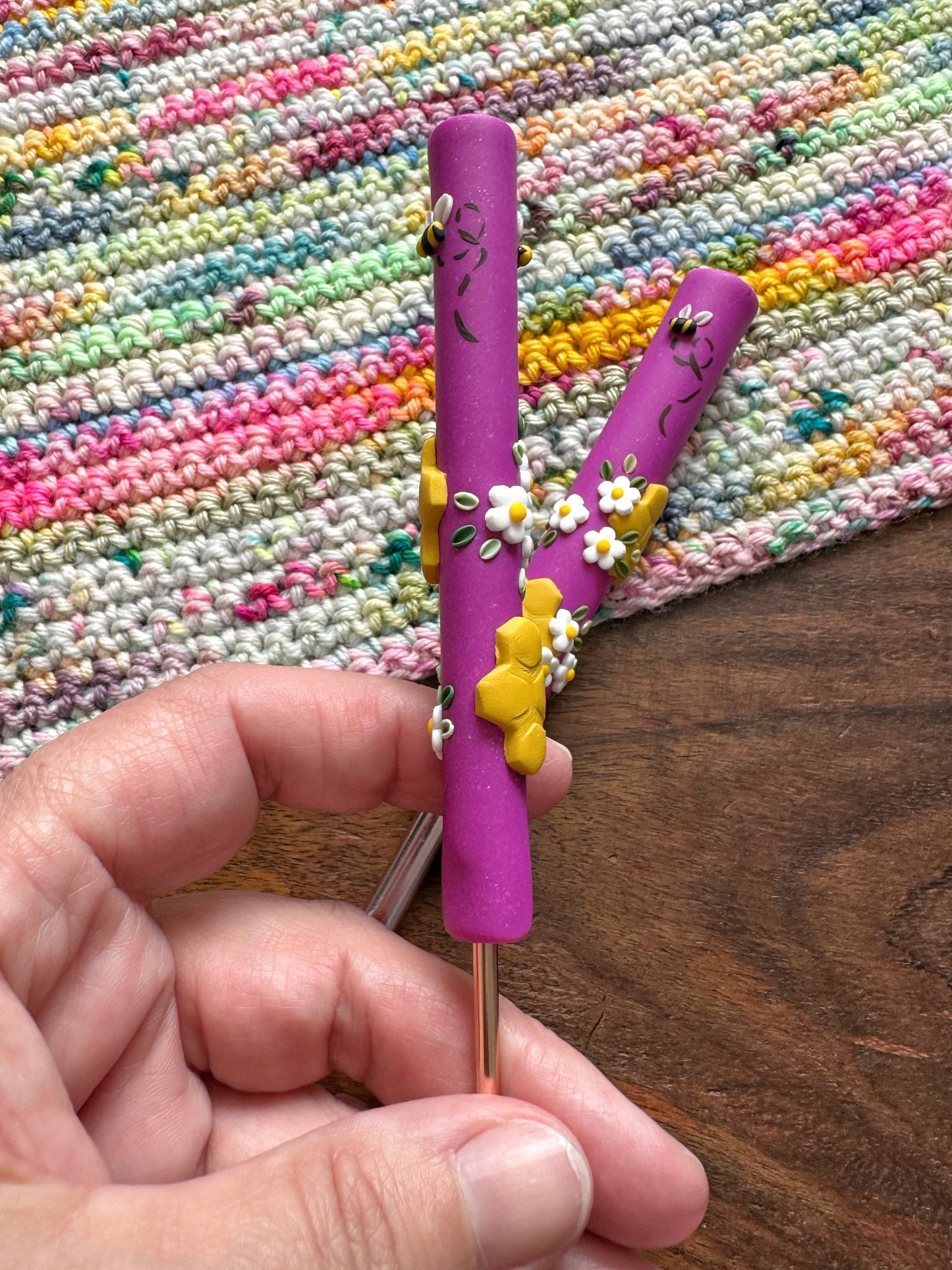 Fuchsia Honeycomb Crochet Hook, Bumble Bee Crochet Hook