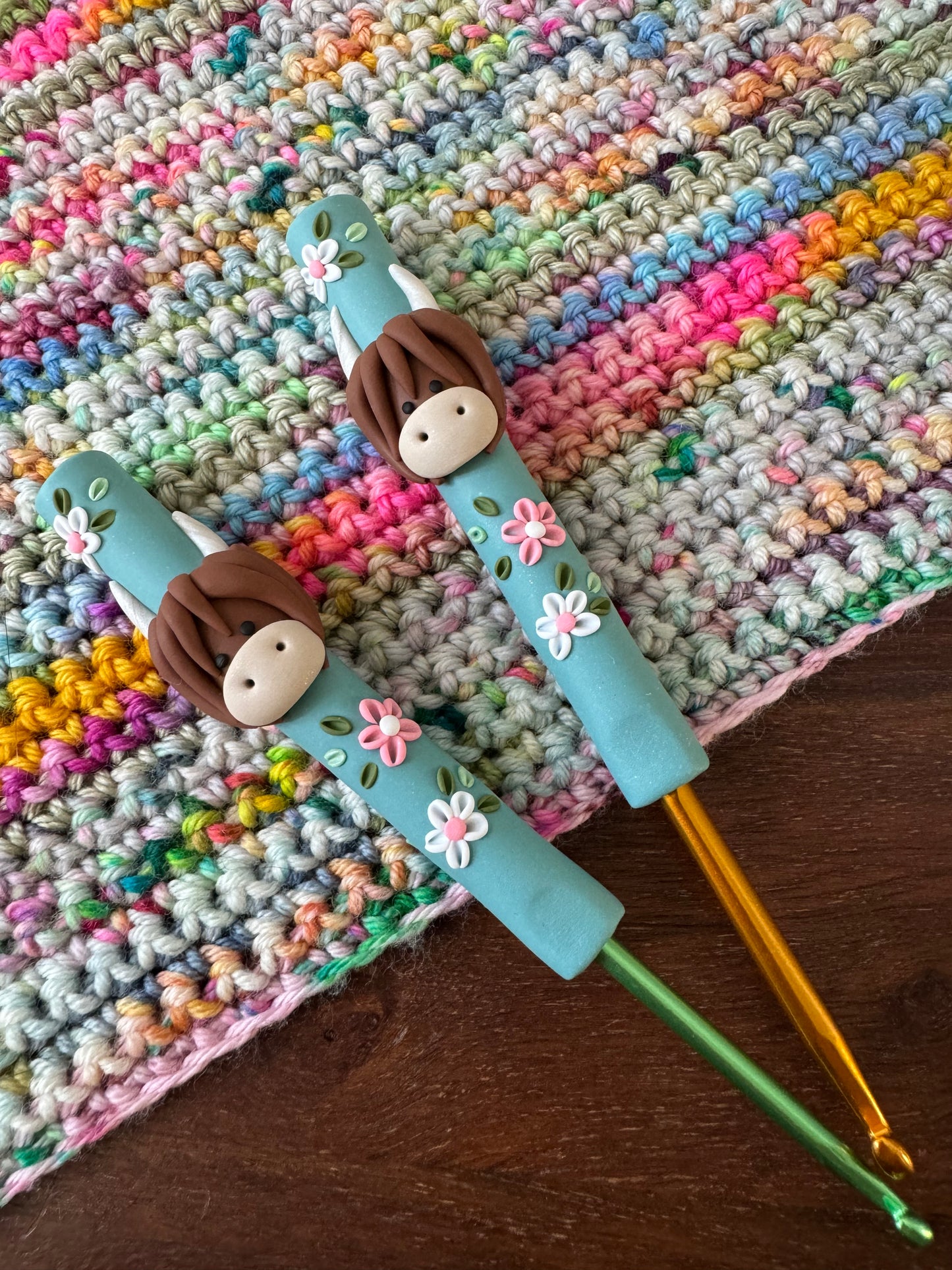 Sea Green Highland Cow Crochet Hook, Polymer Clay Cow Crochet Hook