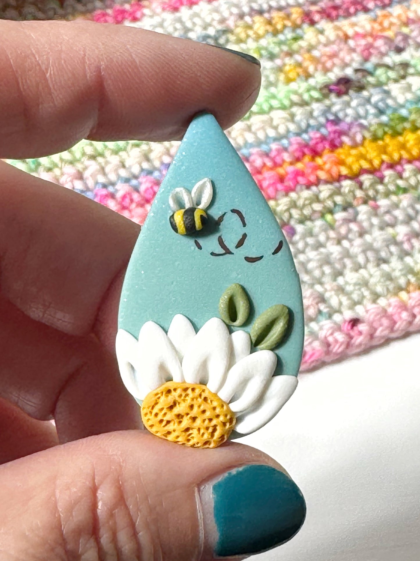 Ombré Daisy Needle Minder , Flower Magnetic Needle Holder