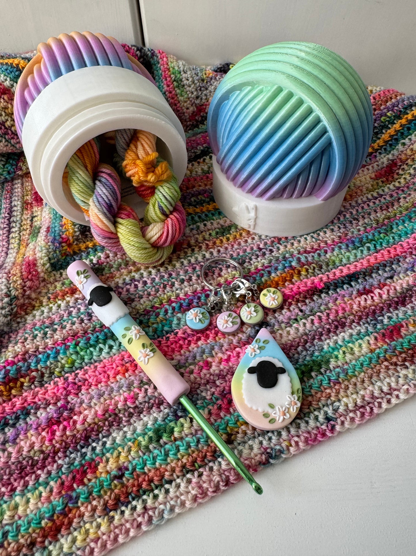 Contrast Band Mystery Pot, 3D Printed Filled Yarn Ball Container