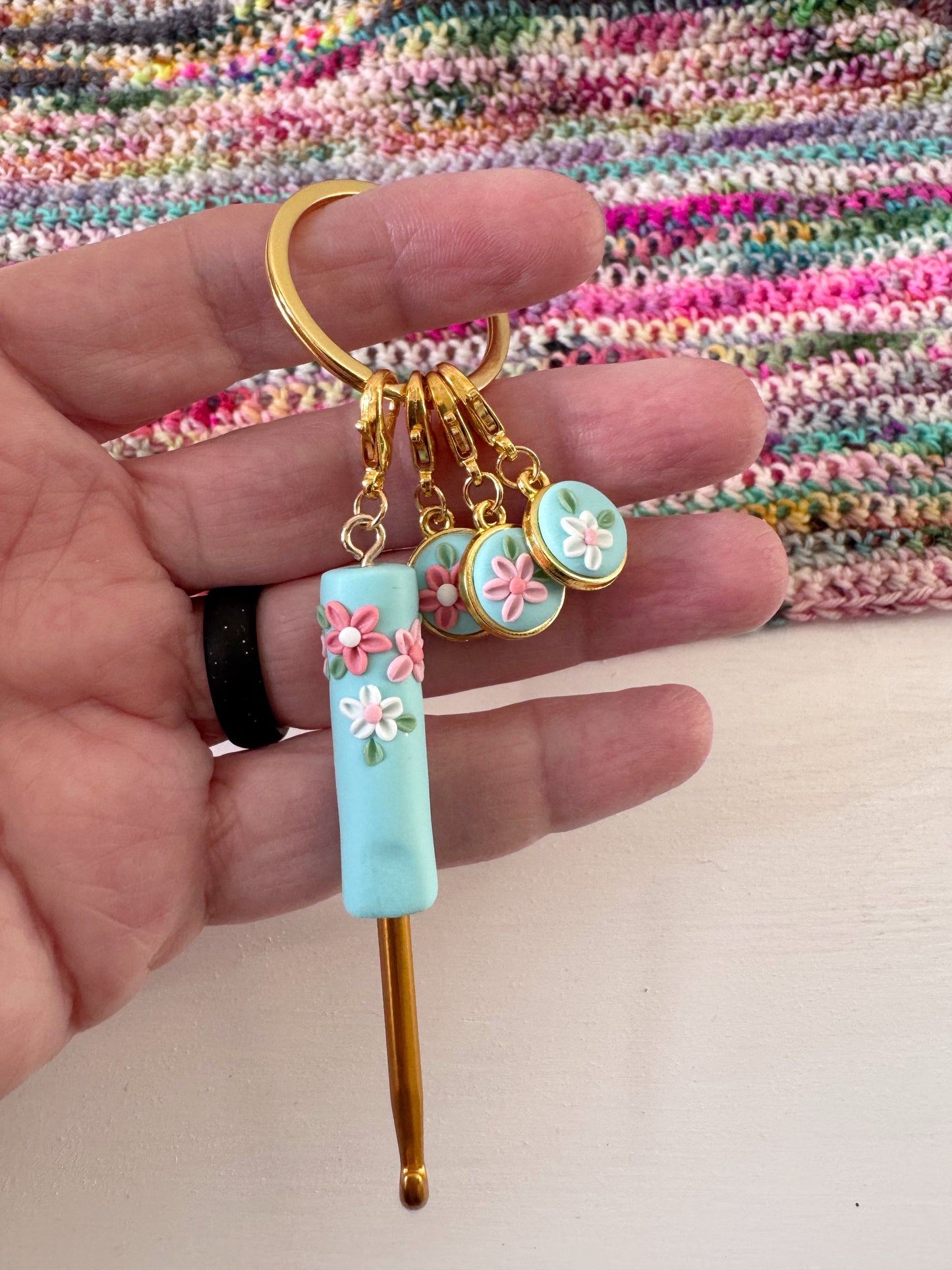 Mini Crochet Hook Set, Flower Keyring Crochet Hook and Stitch Marker Set