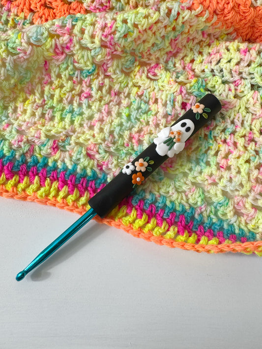 Flower Ghost Polymer Clay Crochet Hook, Halloween Crochet Hook