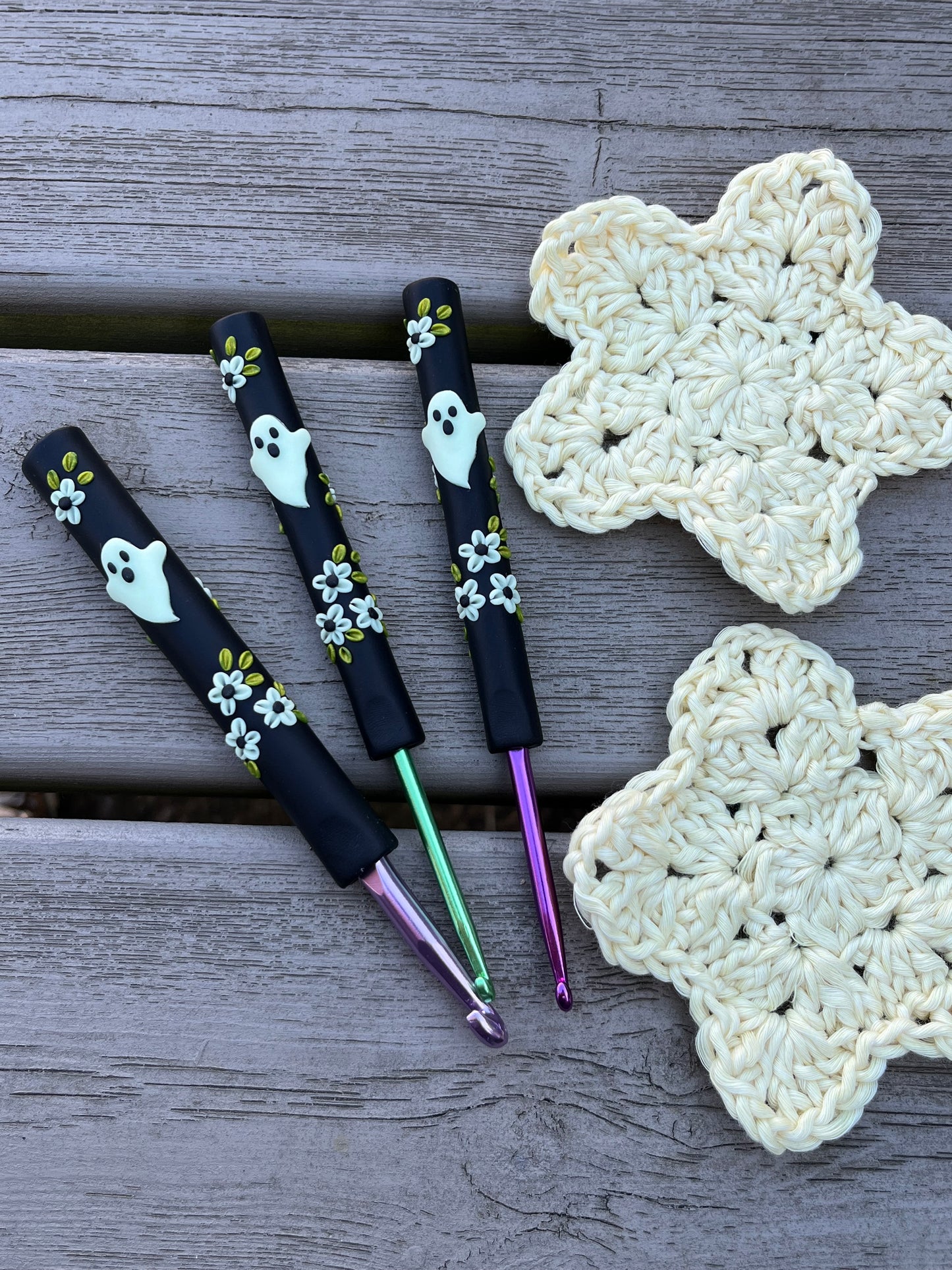 Glow in the Dark Ghost Crochet Hook, Kawaii Ghost Polymer Clay Crochet hook