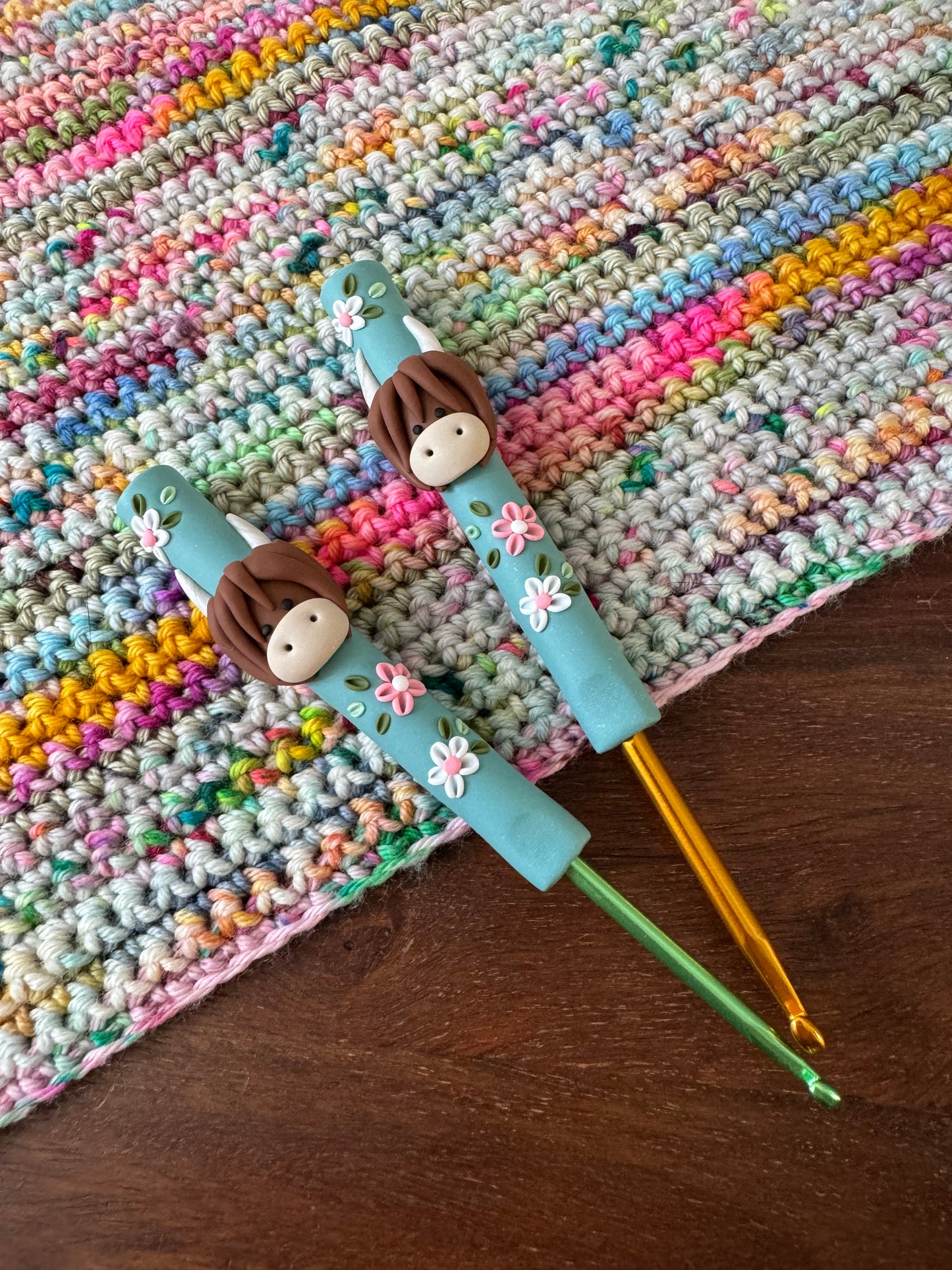 Sea Green Highland Cow Crochet Hook, Polymer Clay Cow Crochet Hook