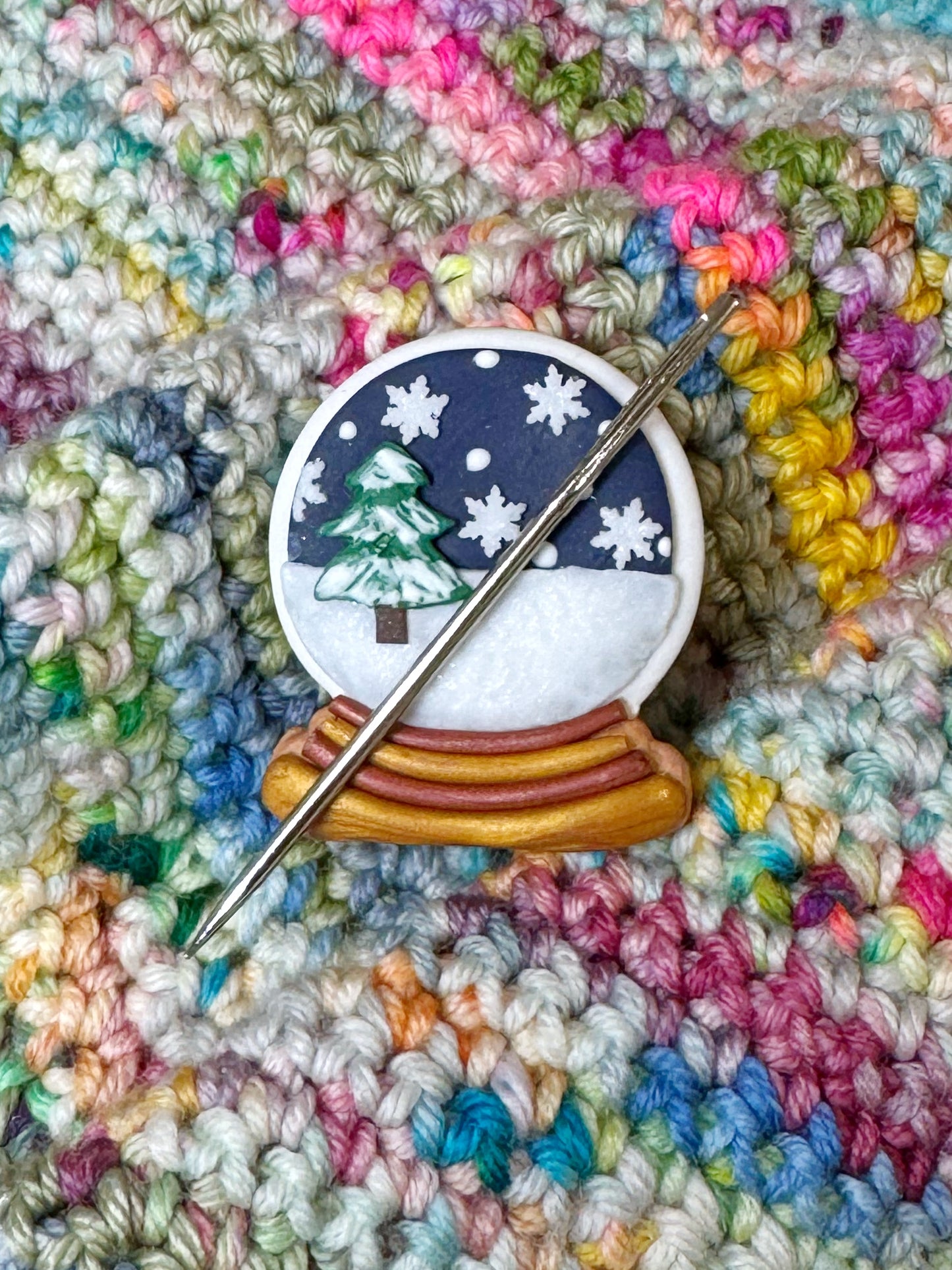 Snow globe Magnetic Needle Minder