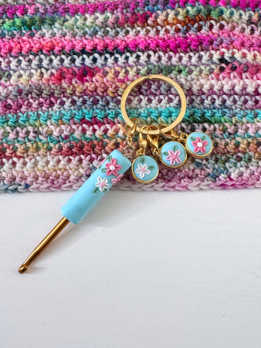 Mini Crochet Hook Set, Flower Keyring Crochet Hook and Stitch Marker Set