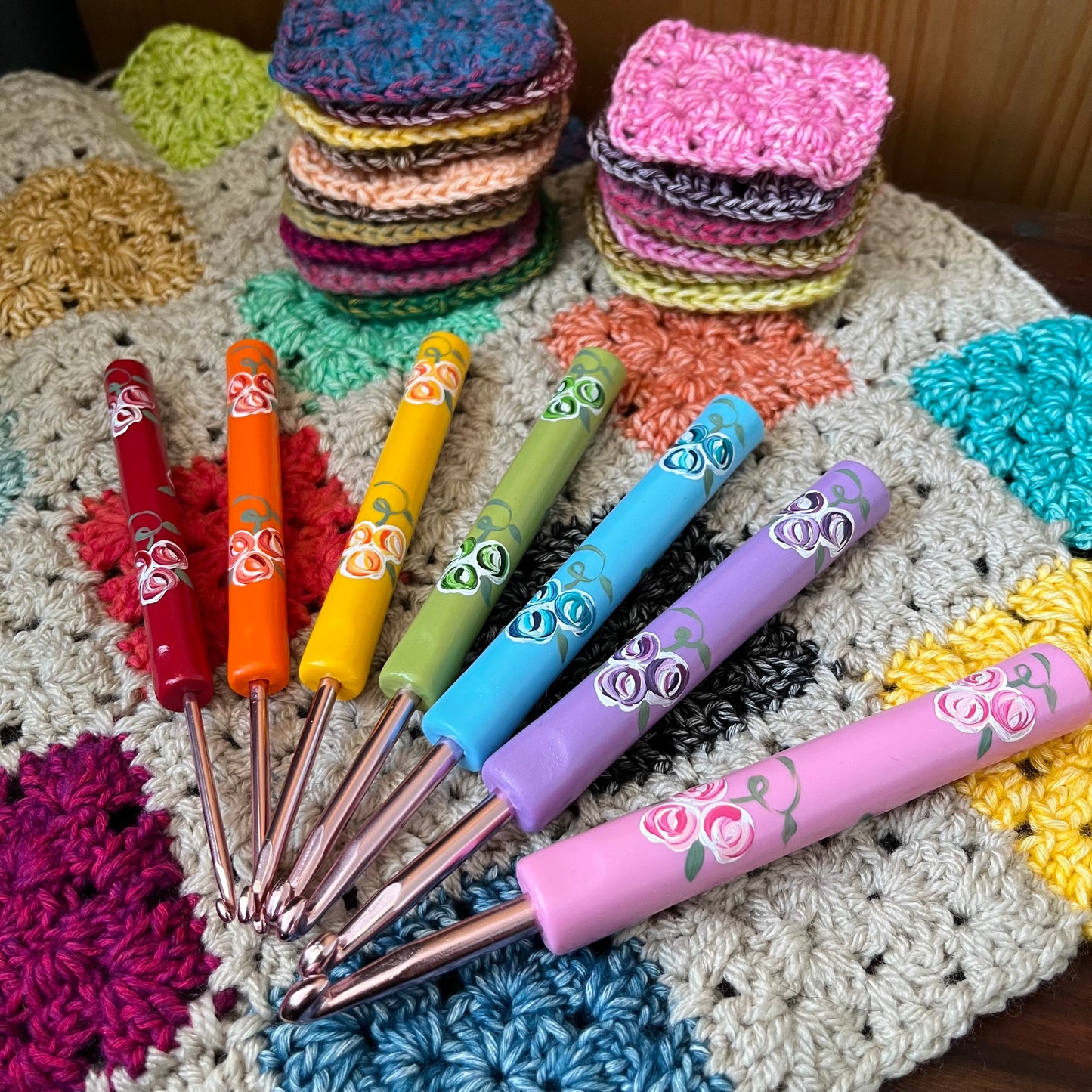 Vintage rose rainbow crochet hooks, set of 7 hand painted rose crochet hooks, polymer clay crochet hooks
