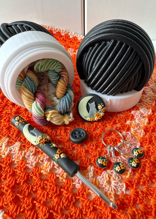5.5mm Halloween Yarn Ball Pot