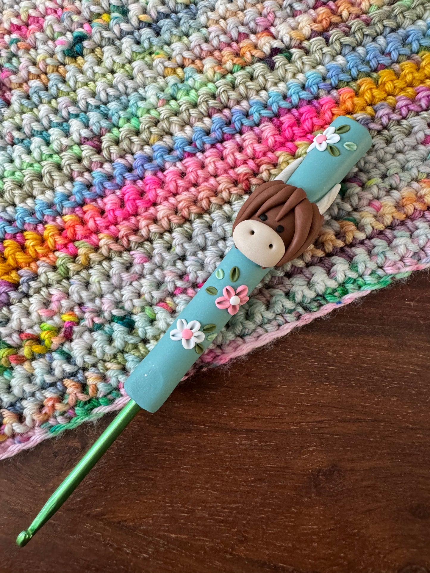 Sea Green Highland Cow Crochet Hook, Polymer Clay Cow Crochet Hook