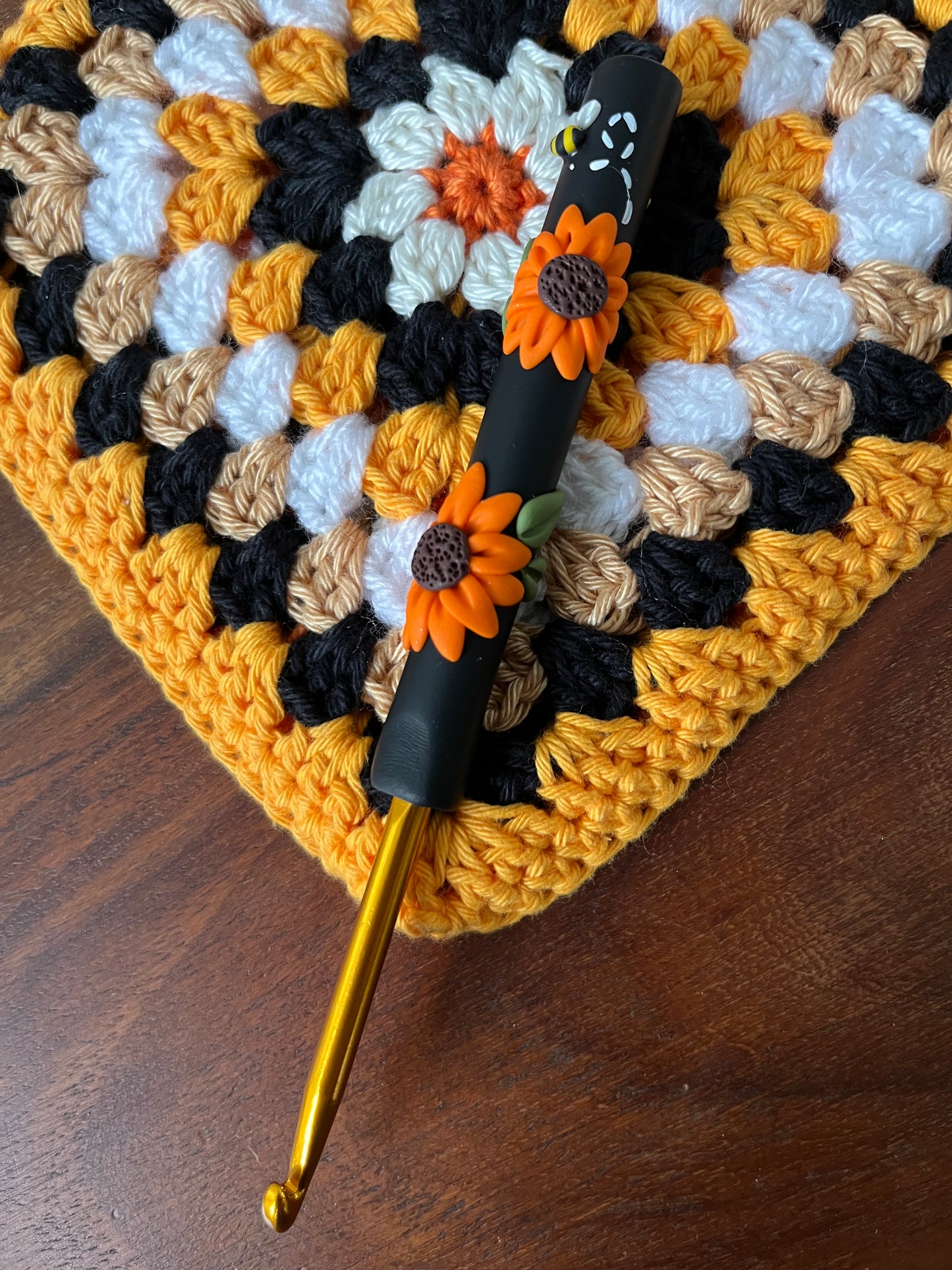 Orange sunflower crochet hook, crochet gifts, crochet needles, modern crochet, craft supplies