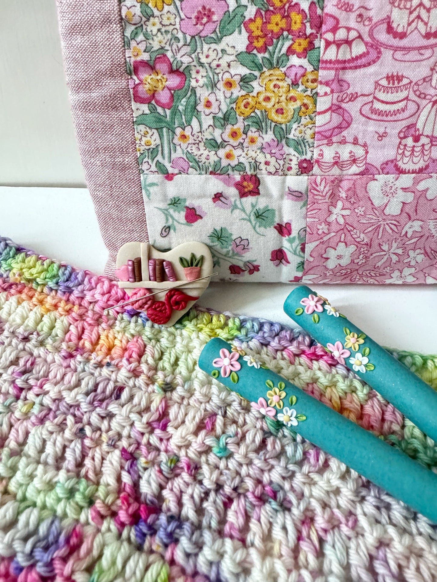 Heart Bookshelf Polymer Clay Magnetic Needle Minder