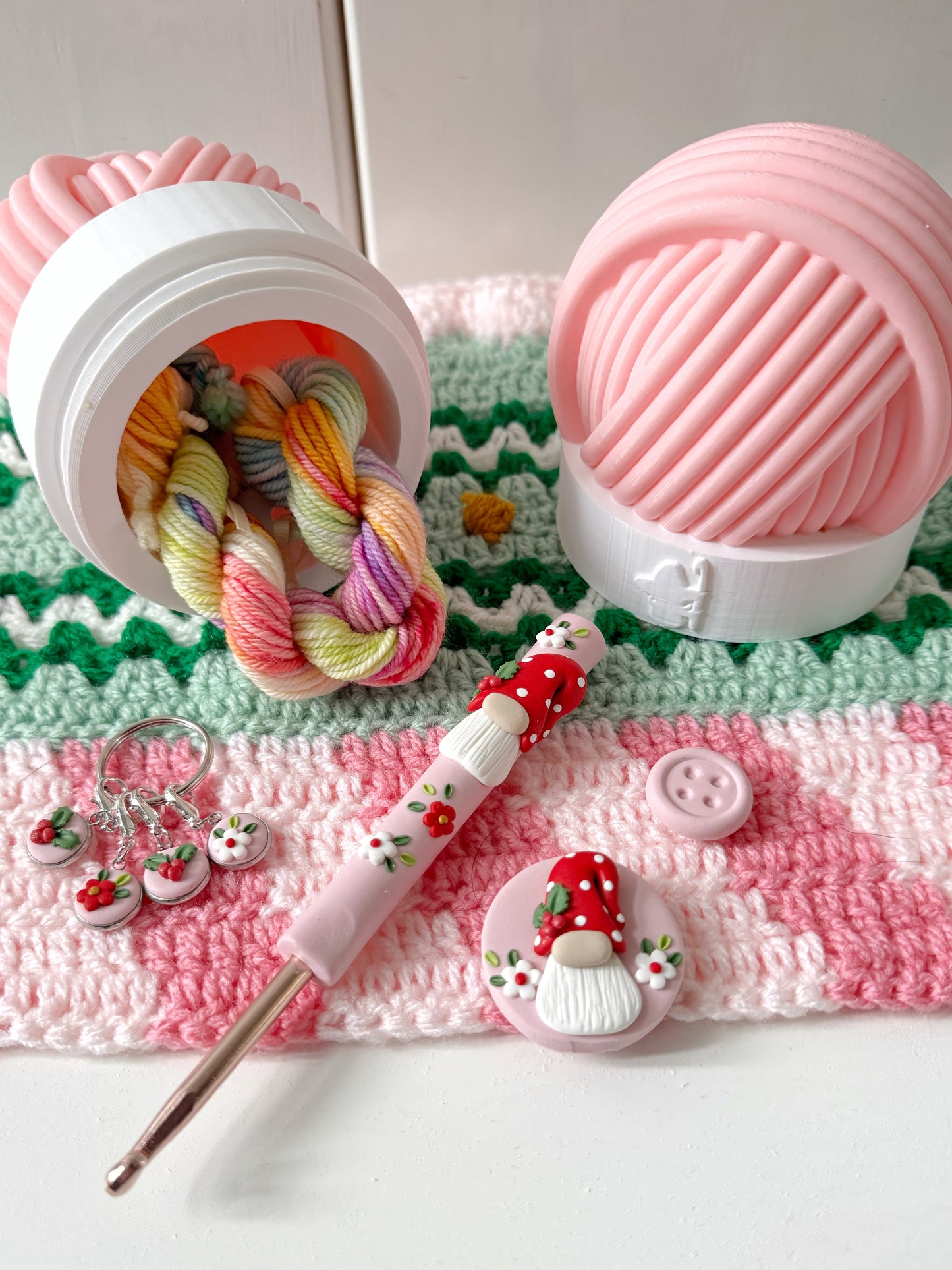 Contrast Band Mystery Pot, 3D Printed Filled Yarn Ball Container