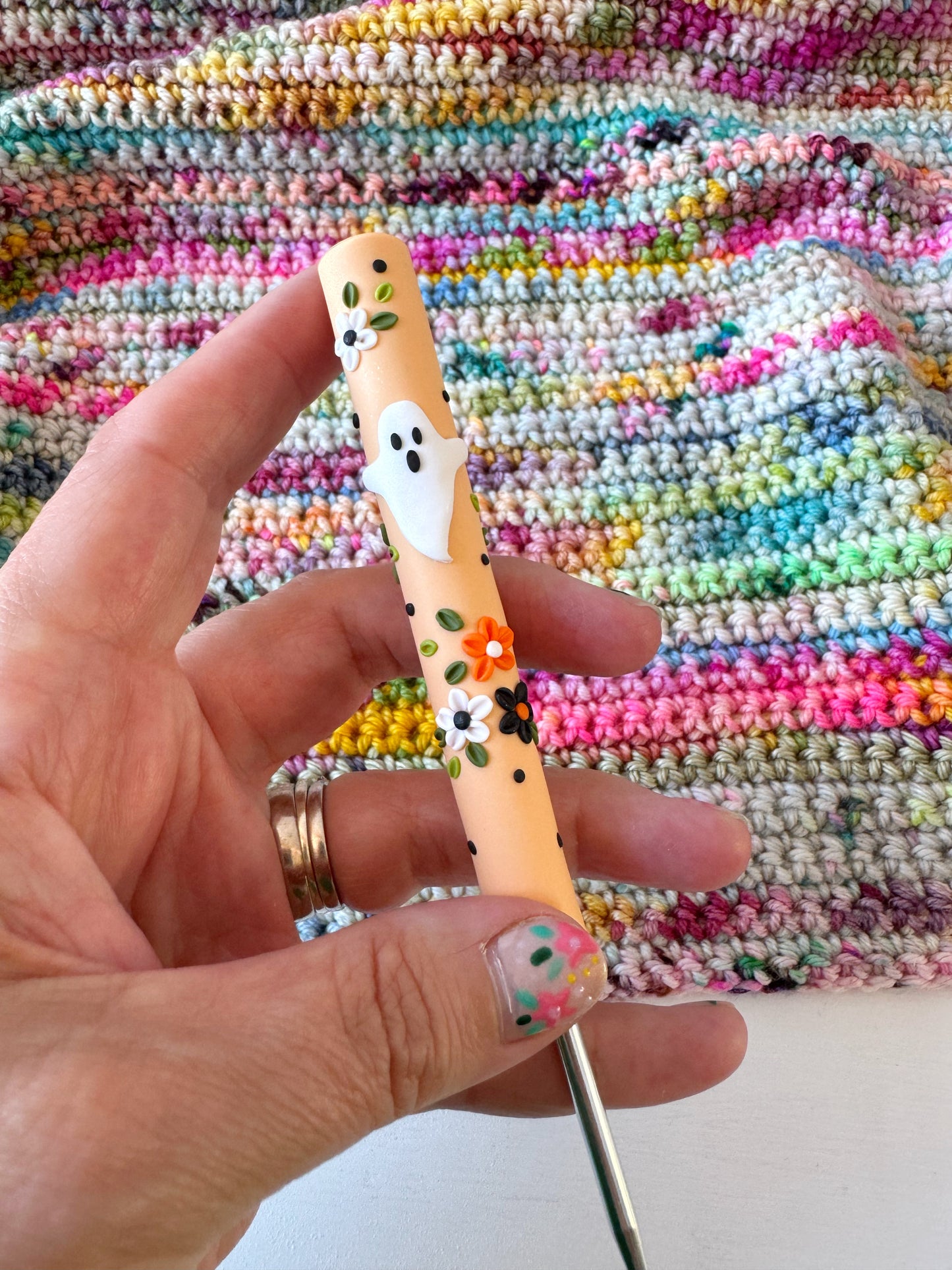 Kawaii Ghost Polymer Clay Crochet Hook, Ergonomic Pastel Halloween Crochet Hook