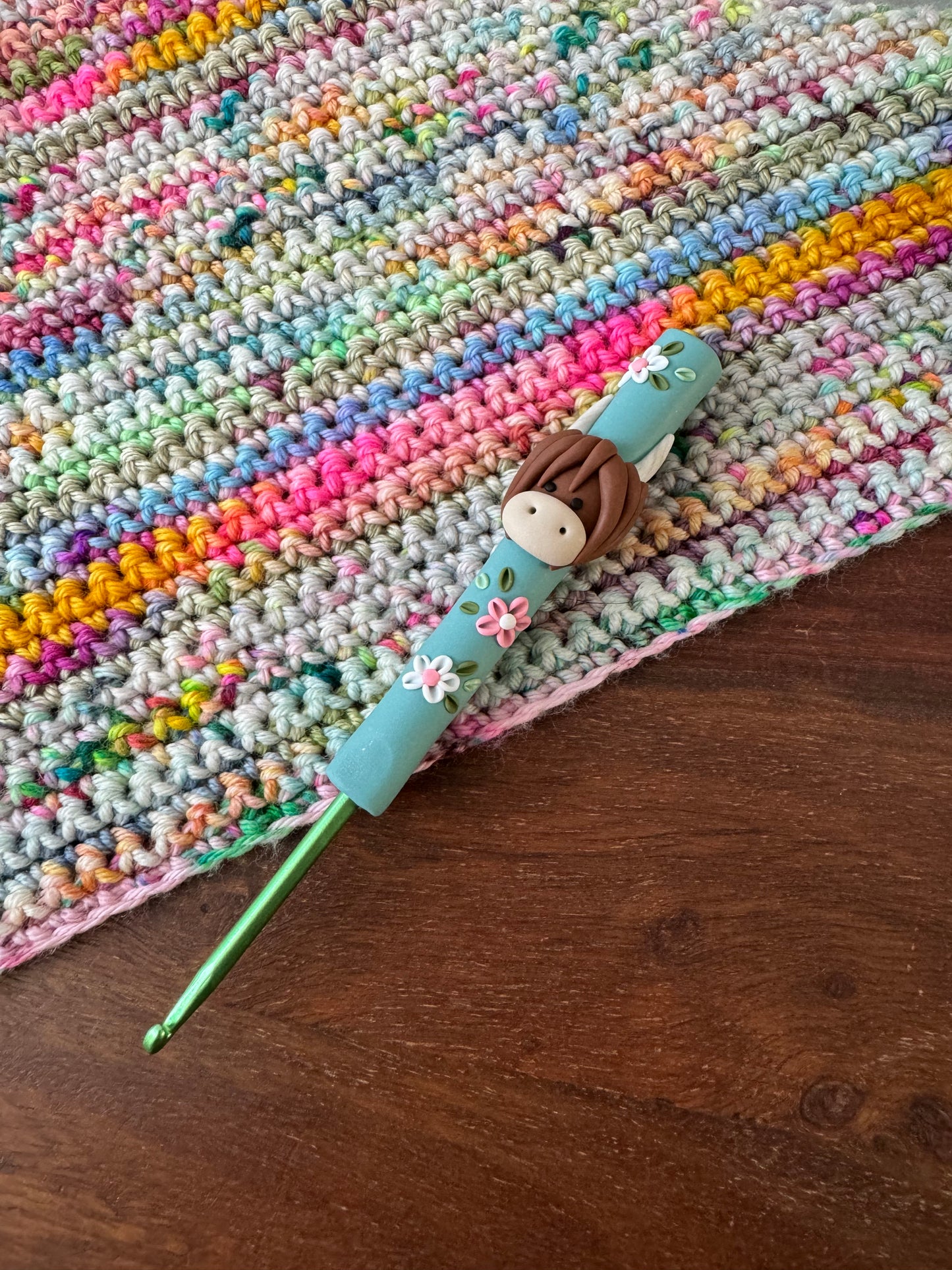 Sea Green Highland Cow Crochet Hook, Polymer Clay Cow Crochet Hook