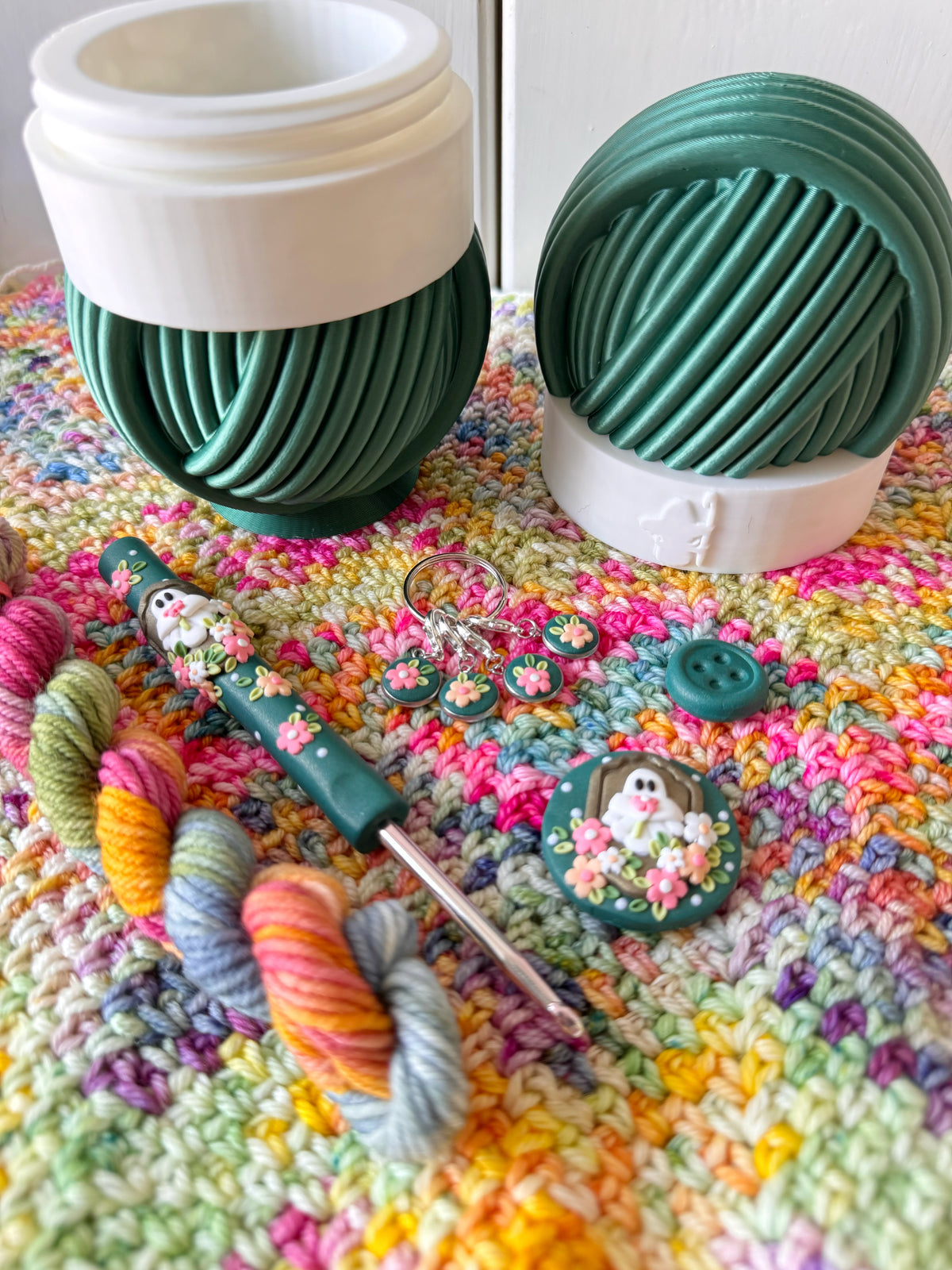Contrast Band Mystery Pot, 3D Printed Filled Yarn Ball Container