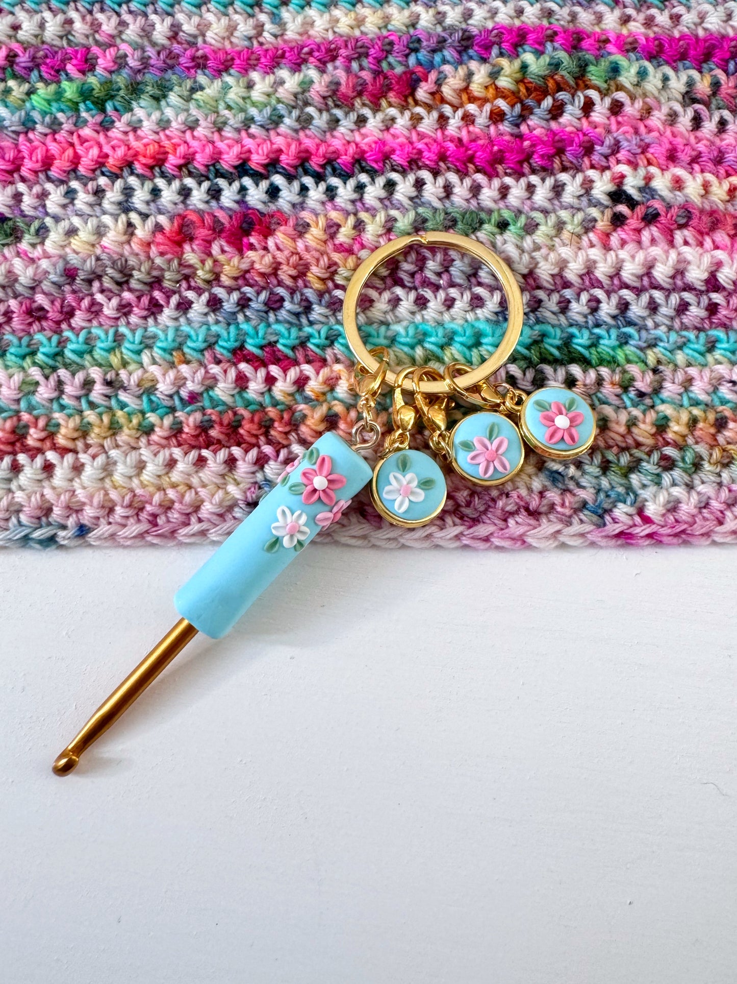 Mini Crochet Hook Set, Flower Keyring Crochet Hook and Stitch Marker Set