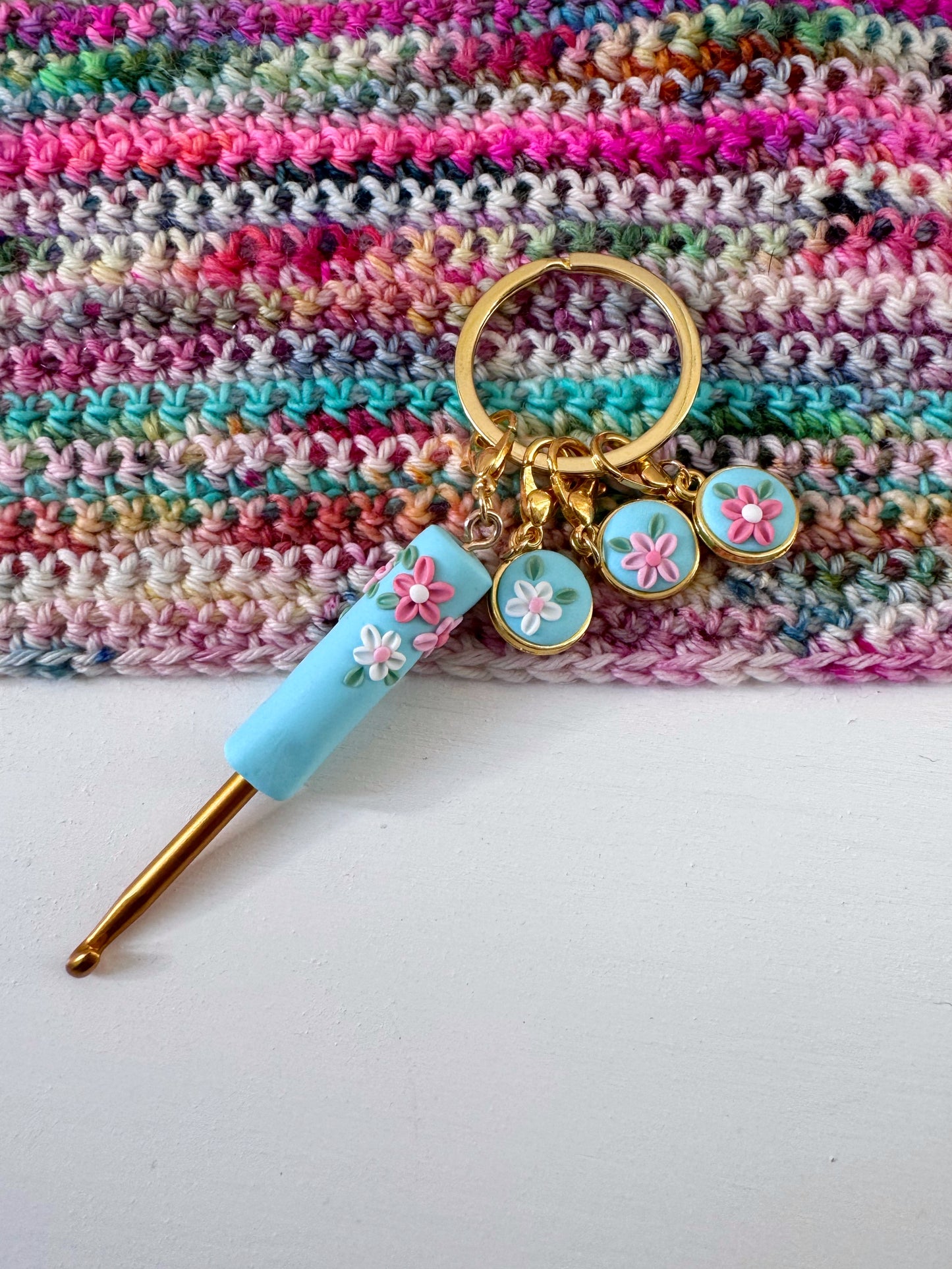 Mini Crochet Hook Set, Flower Keyring Crochet Hook and Stitch Marker Set