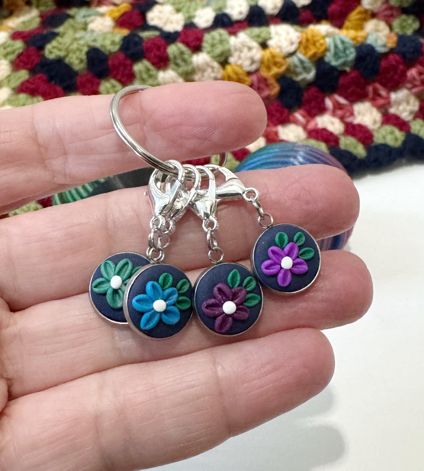 Yarn Ball Storage Pot With Stitch Markers