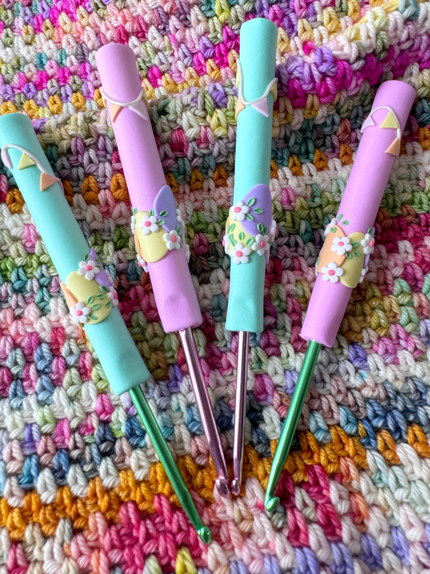Bunting Easter Egg Crochet Hook, Polymer Clay Ergonomic Crochet Hook