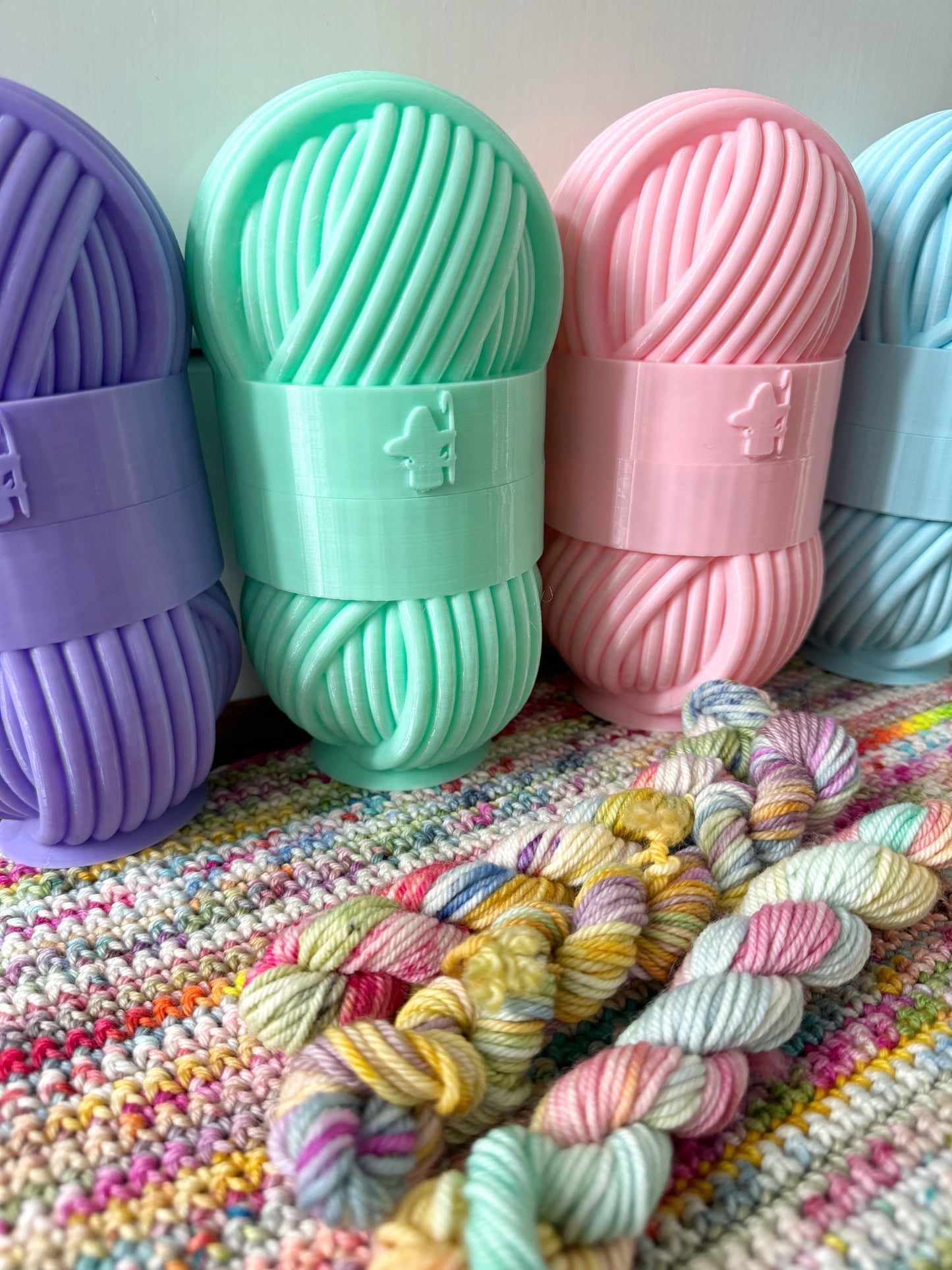 Yarn Ball Surprise Pot, Mystery Crochet Hook Gift Set, Basic Colours