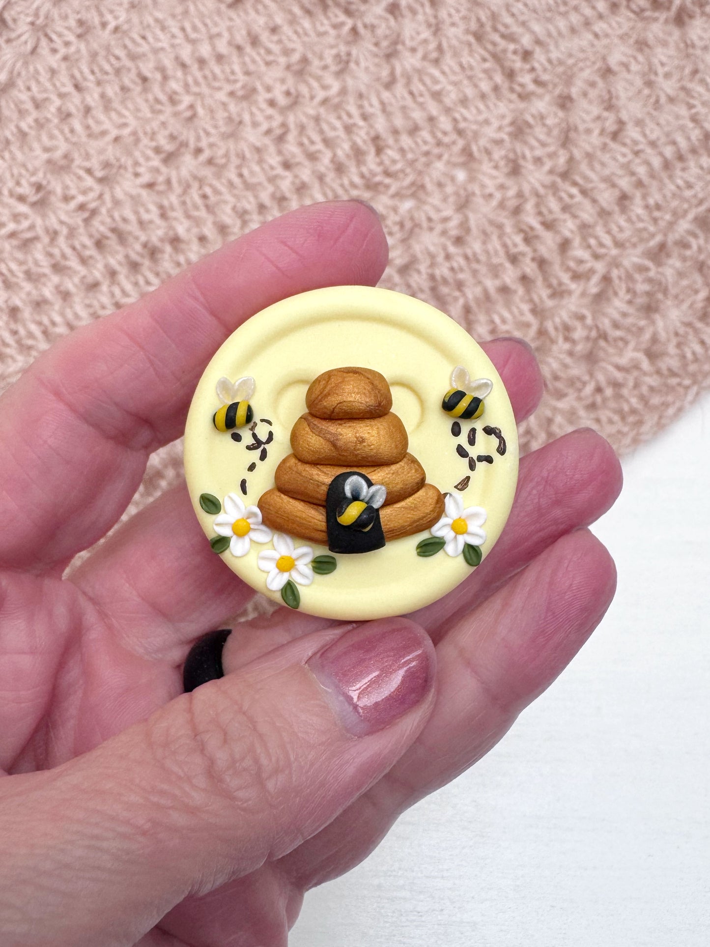 Beehive Needle Minder, Bumble Bee Magnetic Needle Holder