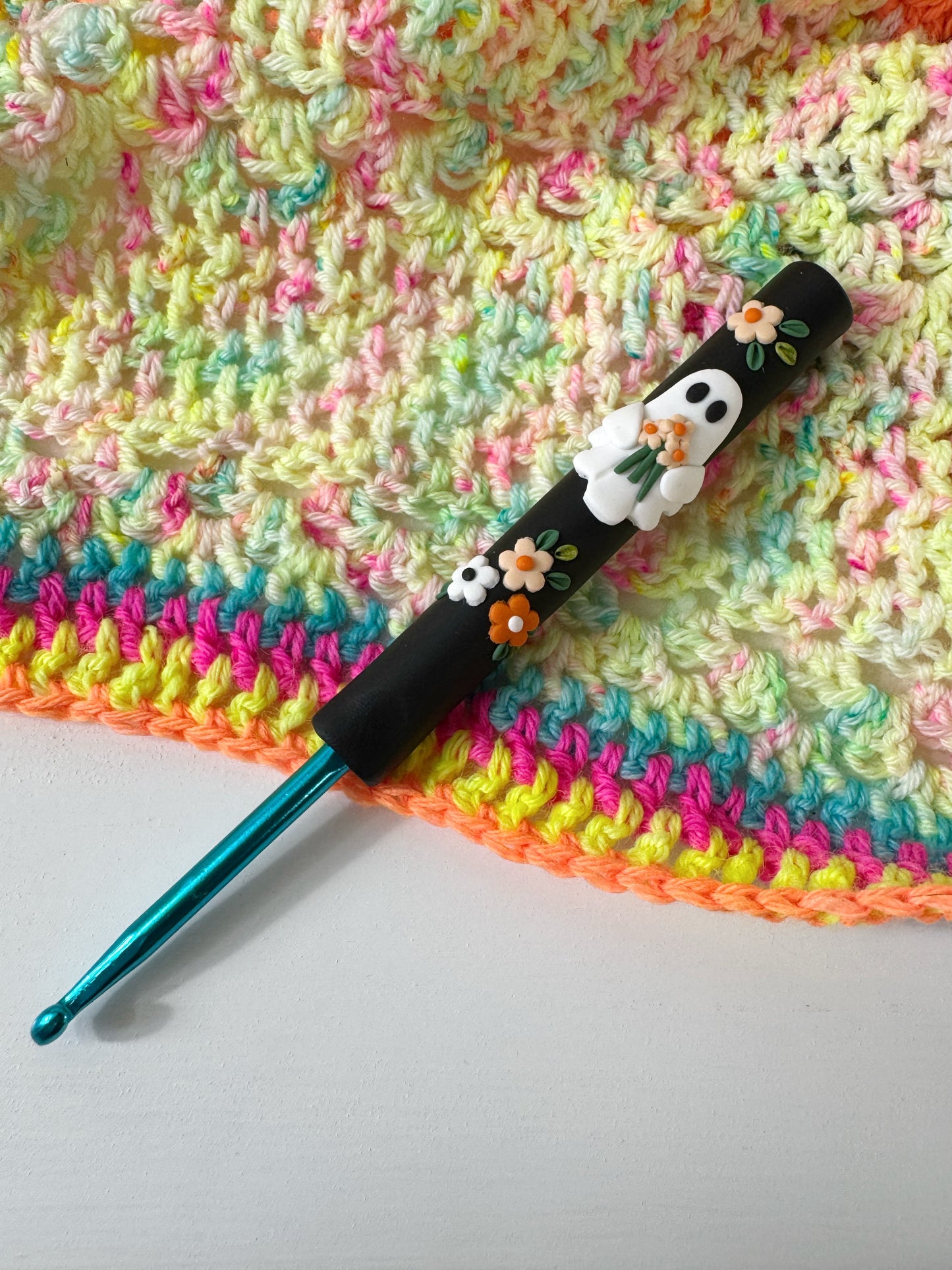 Flower Ghost Polymer Clay Crochet Hook, Halloween Crochet Hook