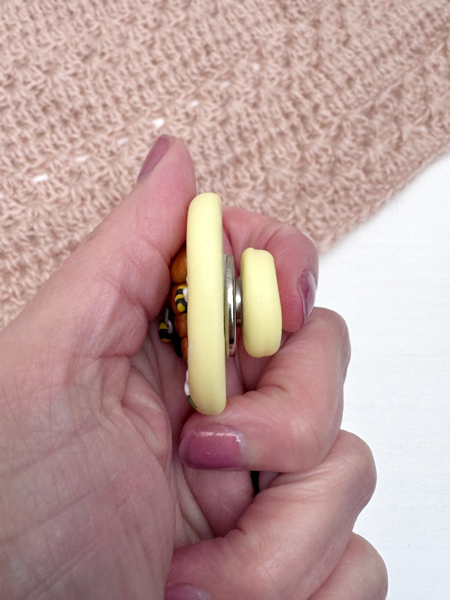 Beehive Needle Minder, Bumble Bee Magnetic Needle Holder