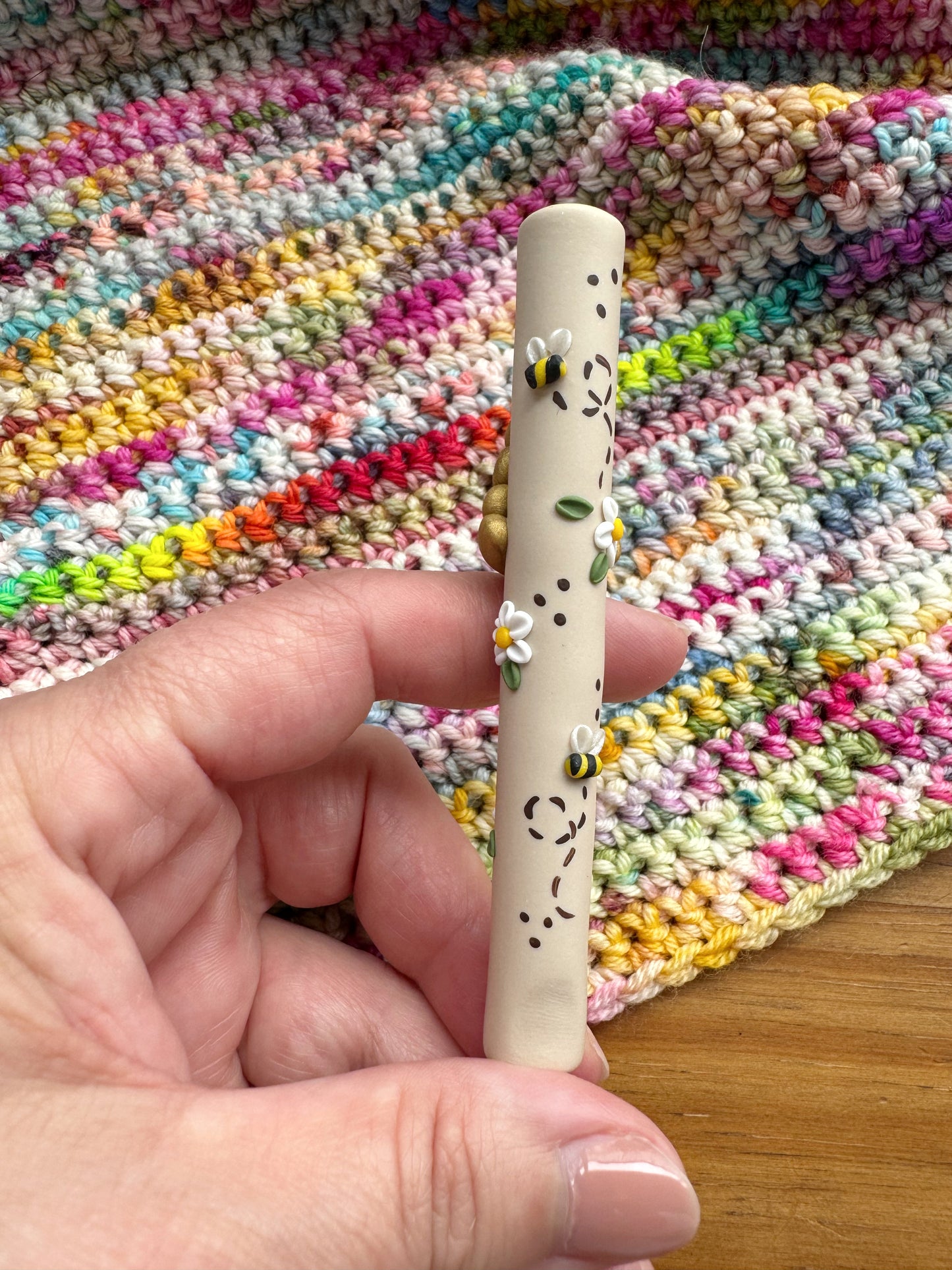 Beehive crochet hook, polymer clay bumble bee crochet hooks