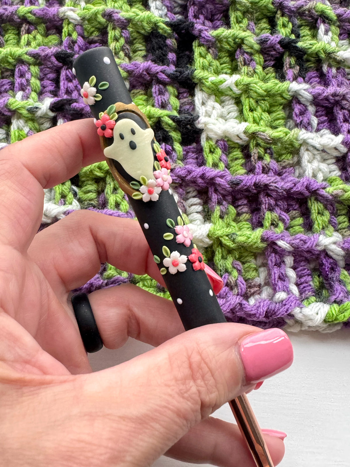Glow in the Dark Ghost Frame Crochet Hook, Kawaii Ghost Polymer Clay Crochet hook for Halloween