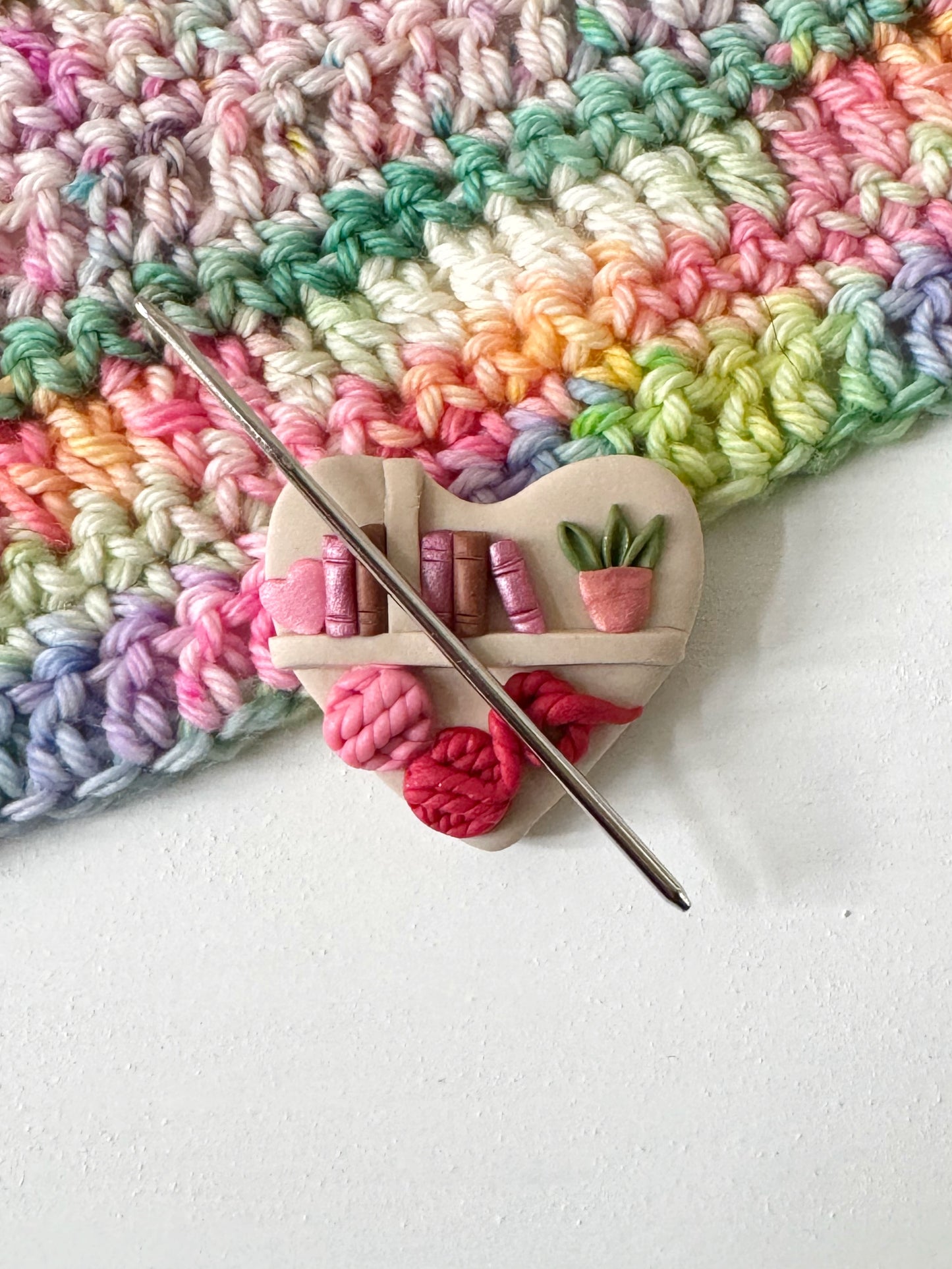 Heart Bookshelf Polymer Clay Magnetic Needle Minder