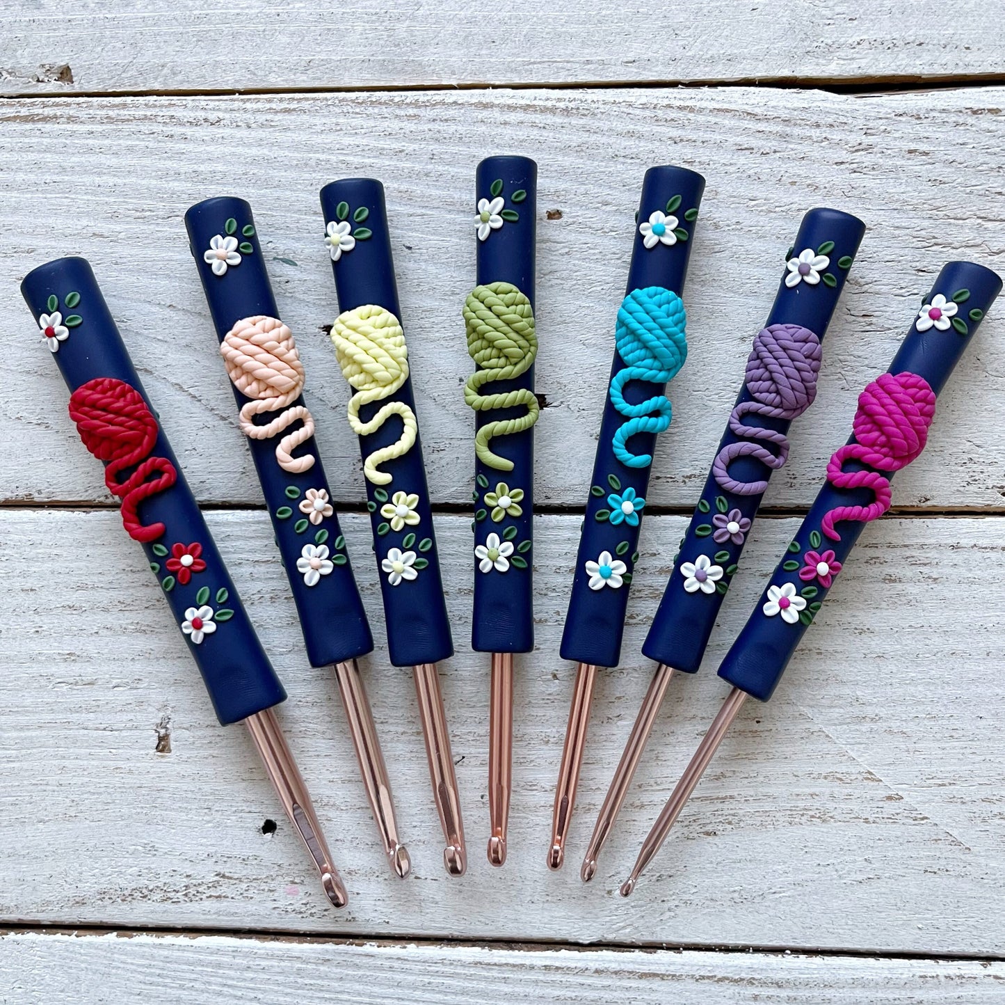 Set of 7 rainbow yarn ball crochet hooks, crochet hook set, polymer clay ergonomic crochet hooks