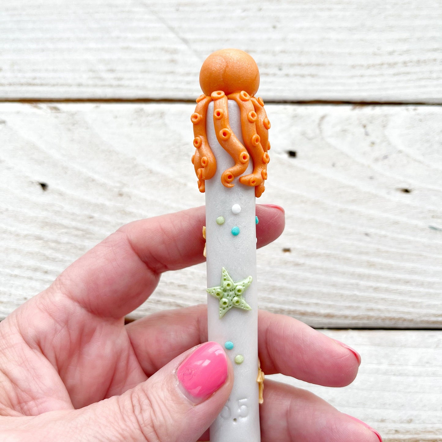 White octopus crochet hook, handmade ergonomic sea life crochet hooks, handmade crochet gifts